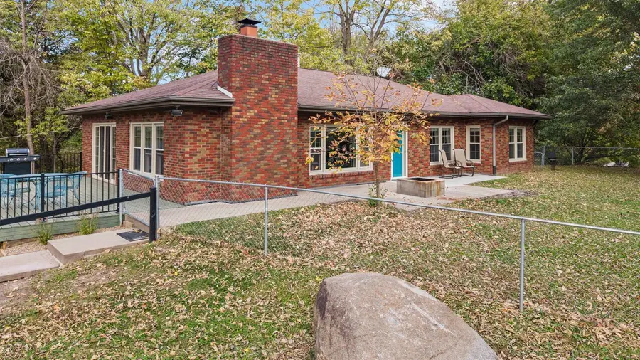 2701 Blackhawk Road, Rock Island, IL 61201 - #2