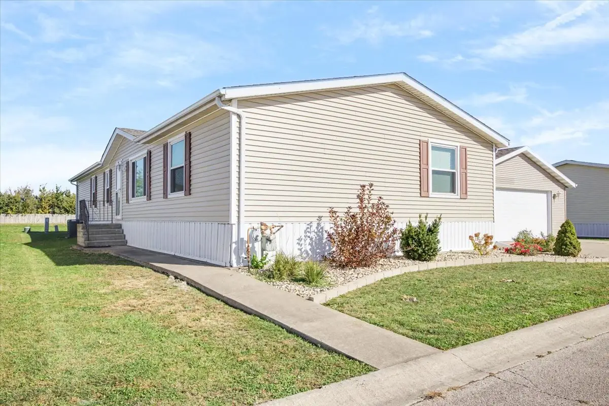 405 Autumn Oaks Road, Chenoa, IL 61726 - #1