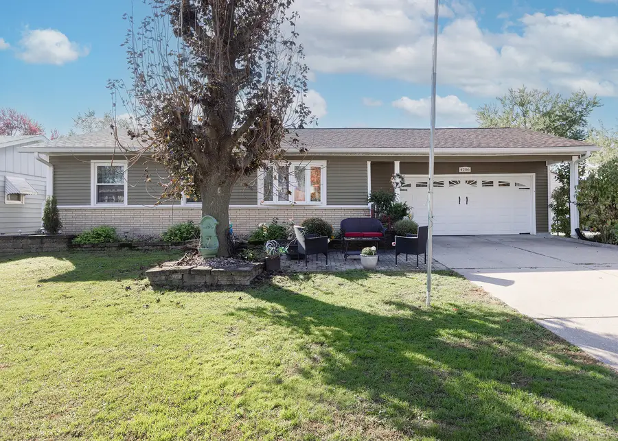 4206 26th Avenue, Rock Island, IL 61201 - #2