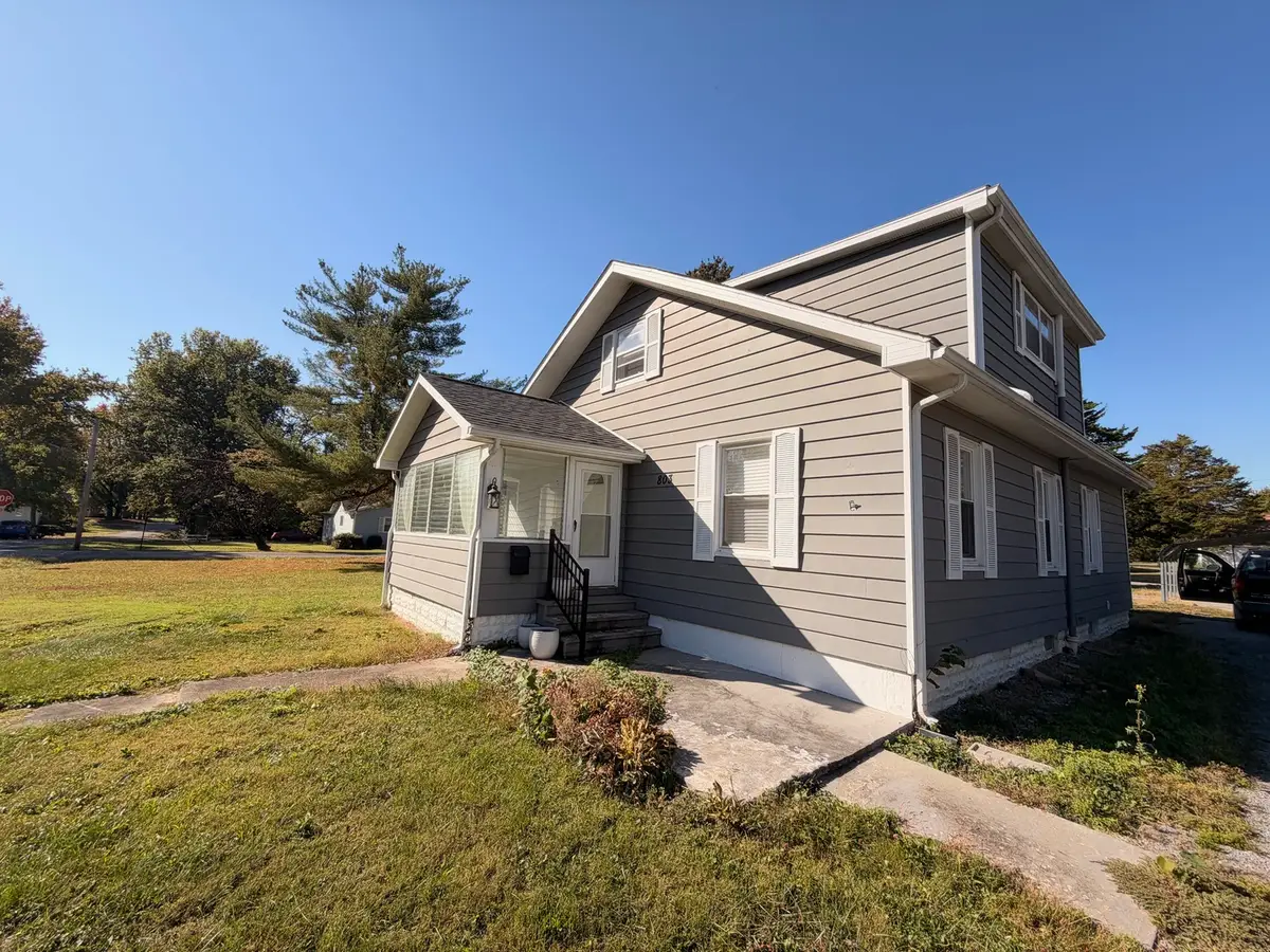 803 Hickman Street, Benton, IL 62812 - #1