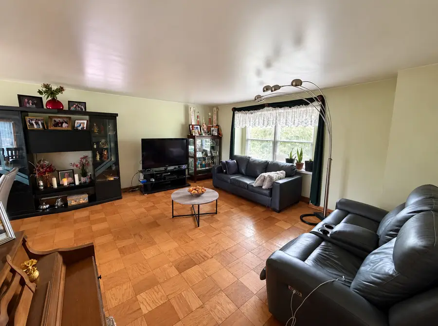 1113 S Cherrywood Drive, Mount Prospect, IL 60056 - #3