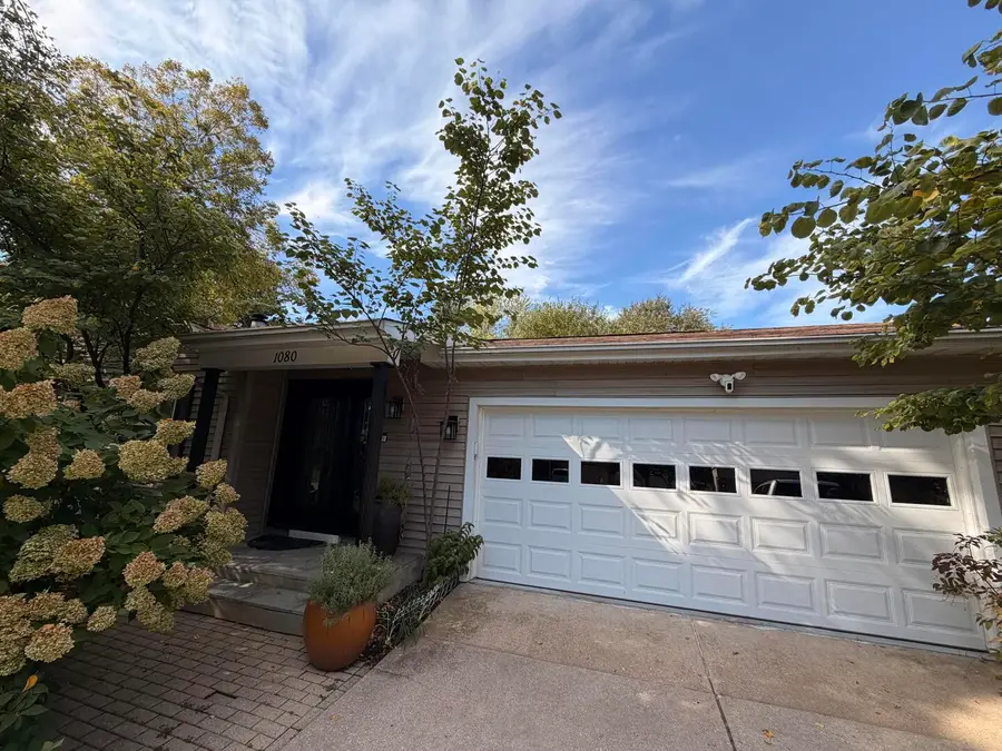 1080 W Woodbine Circle, Galesburg, IL 61401 - #2