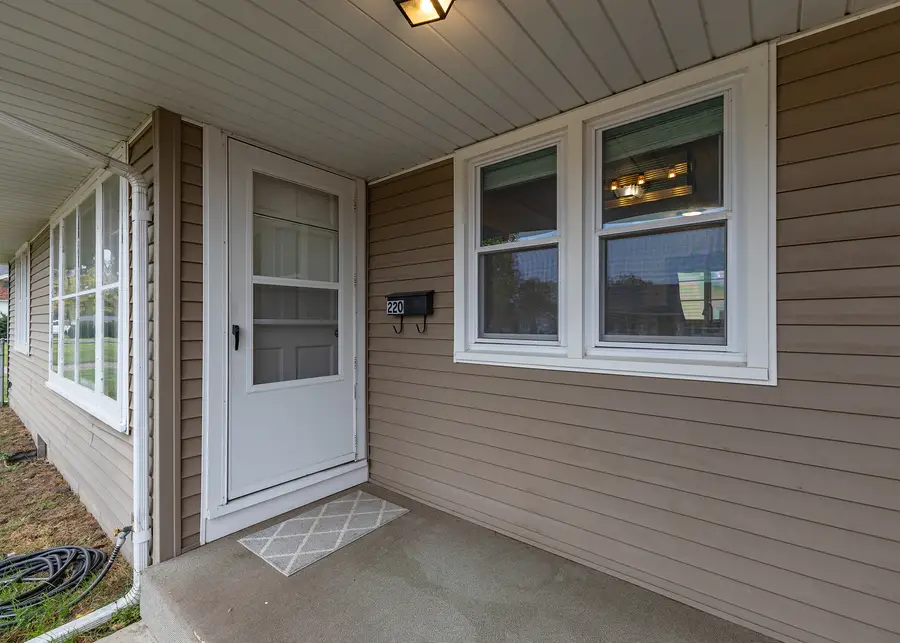 220 7th Street, Camanche, IA 52730 - #2