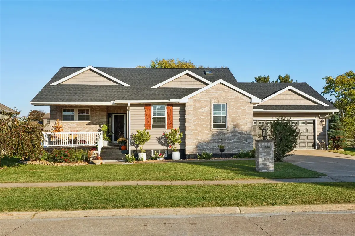 1556 4th Avenue, Camanche, IA 52730 - #1