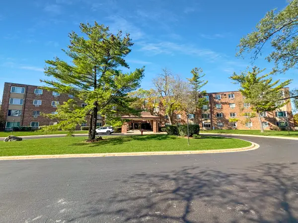 1500 Robin Circle #206, Hoffman Estates, IL 60169