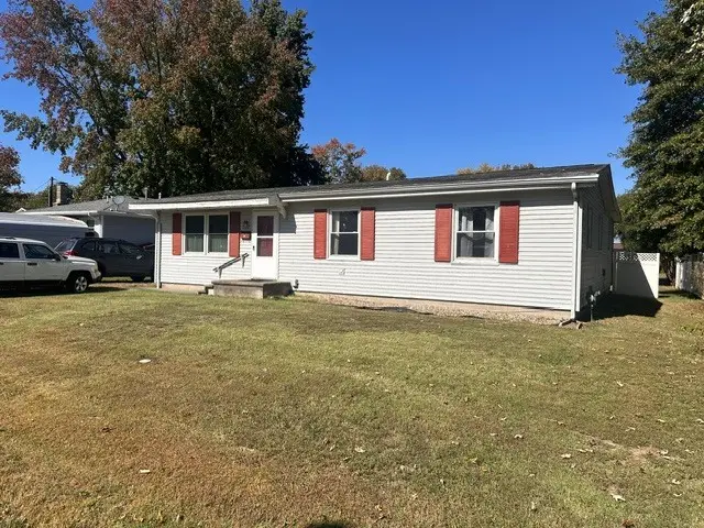 1107 E Ruth Street, Benton, IL 62812 - #2