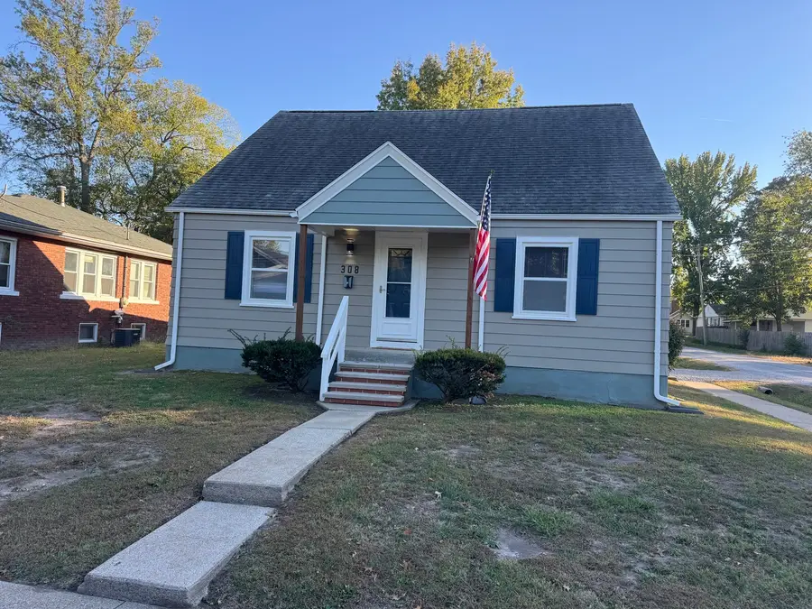 308 Mitchell Street W, Benton, IL 62812 - #3
