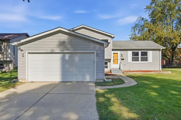 204 W Hawthorne Boulevard, Mundelein, IL 60060