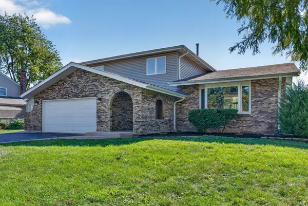 29W055 Schillinger Drive, Naperville, IL 60564