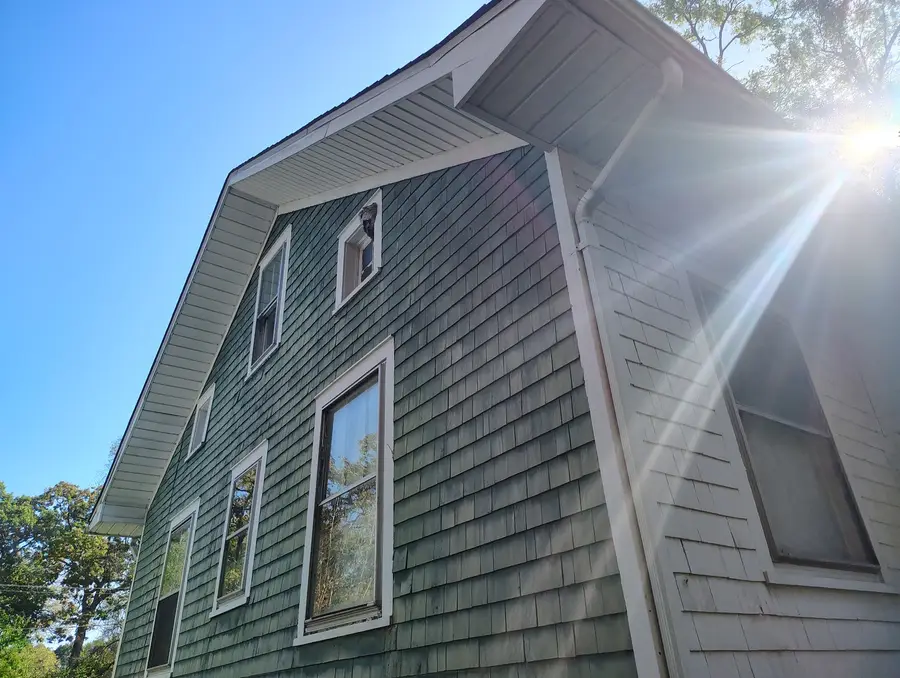 1323 N Linden Avenue, Waukegan, IL 60085 - #3