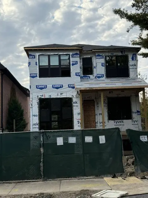 4460 N Tripp Avenue, Chicago, IL 60630