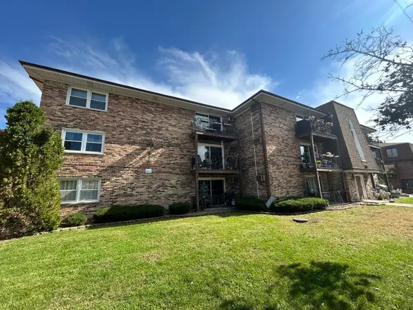 9817 Nottingham Avenue #303, Chicago Ridge, IL 60415