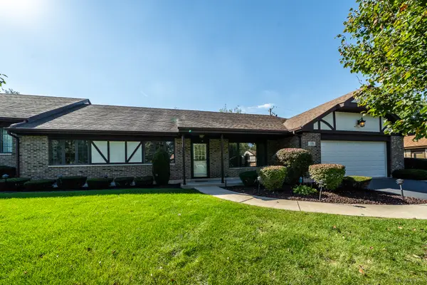 11556 Autobahn Drive W, Palos Park, IL 60464