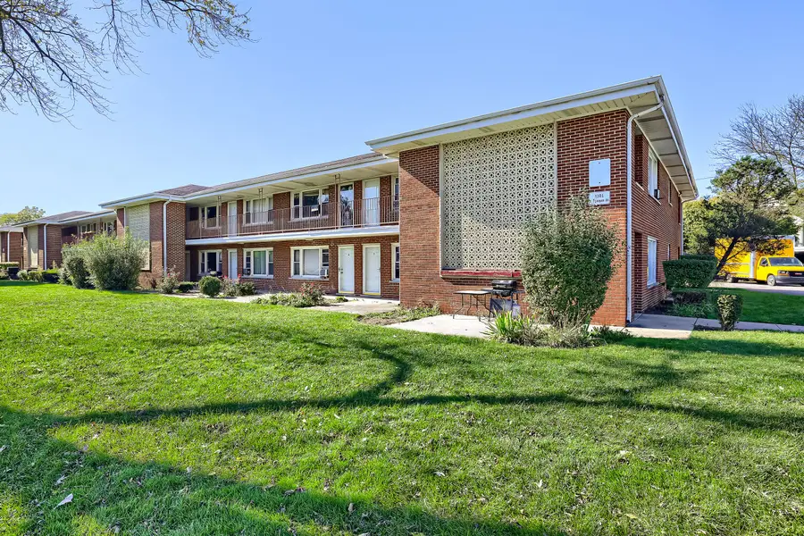 1101 E Algonquin Road #6, Arlington Heights, IL 60005 - #3