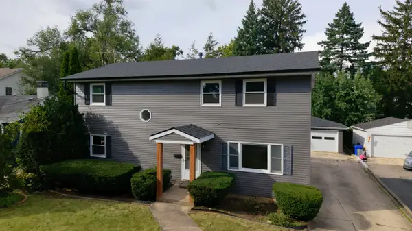 829 E Evergreen Street, Wheaton, IL 60187