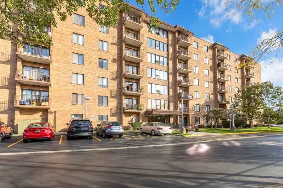 1777 W Crystal Lane #206, Mount Prospect, IL 60056 - #2
