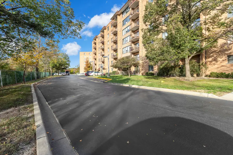 1777 W Crystal Lane #206, Mount Prospect, IL 60056 - #3