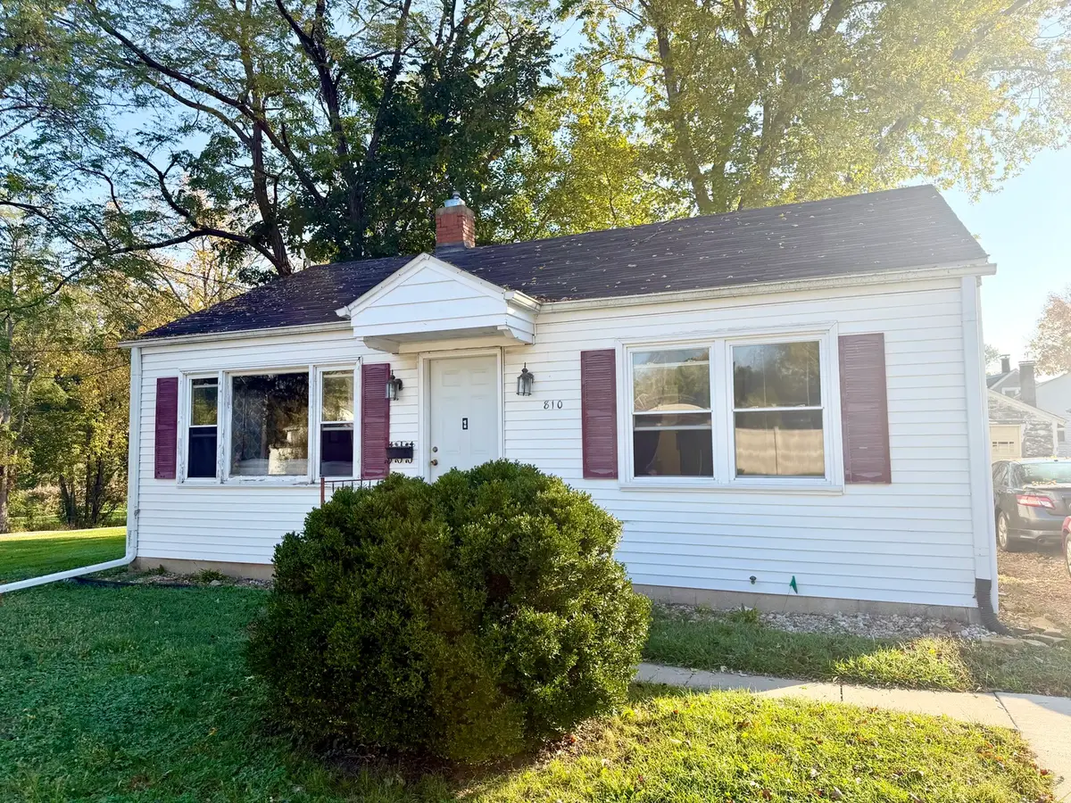 810 Green Street, Ottawa, IL 61350 - #1