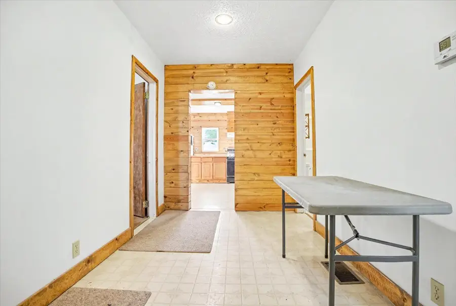 611 E Hickory Street, Chatsworth, IL 60921 - #3
