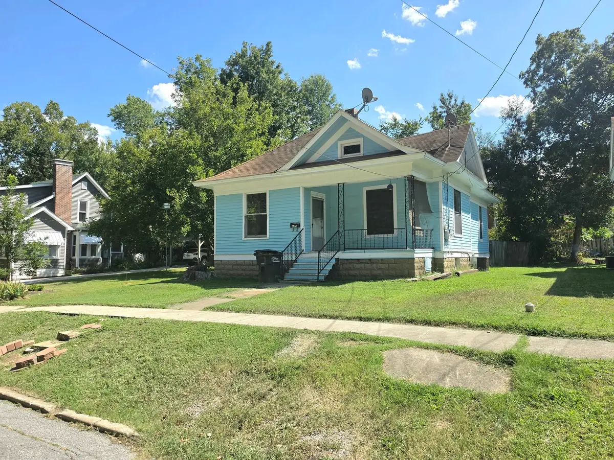 605 W Pecan Street, Carbondale, IL 62901 - #1