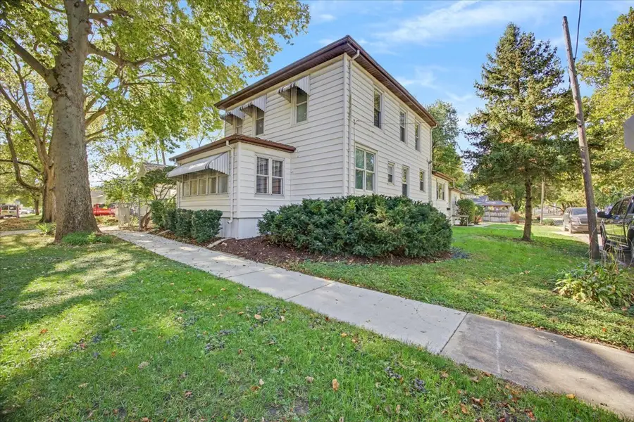 210 W Sherman Avenue, Pontiac, IL 61764 - #2