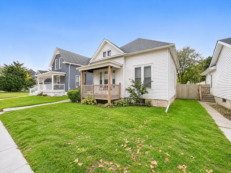 2317 Hobson Avenue, Davenport, IA 52802 - #2
