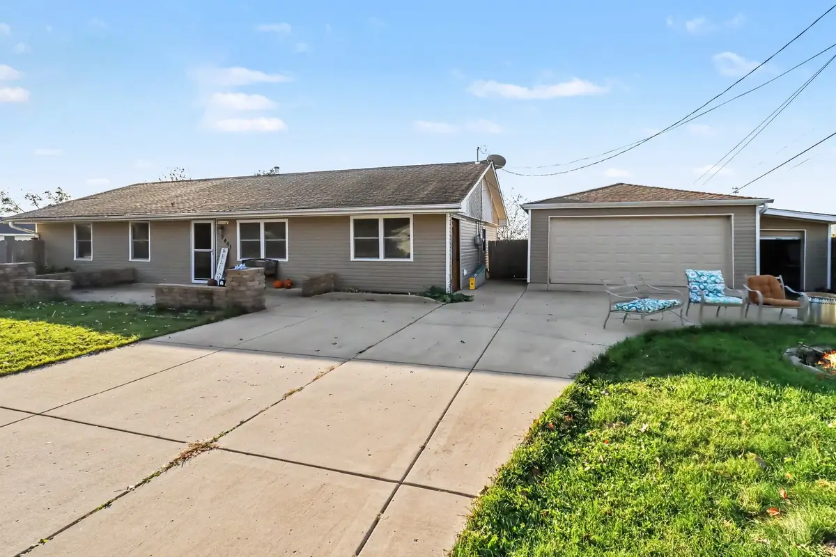 9401 Magnolia Avenue, Mokena, IL 60448 - #1