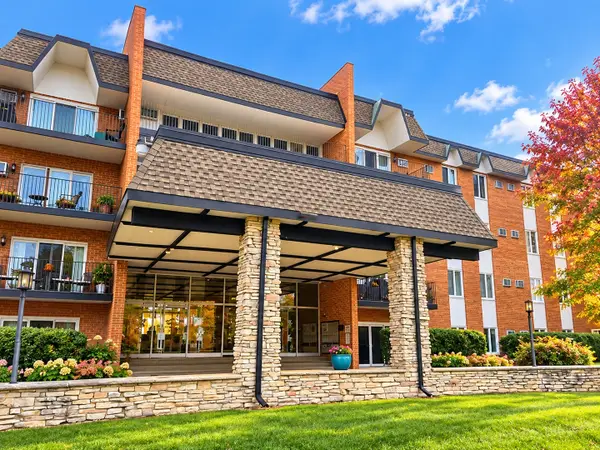 4221 Saratoga Avenue #115A, Downers Grove, IL 60515