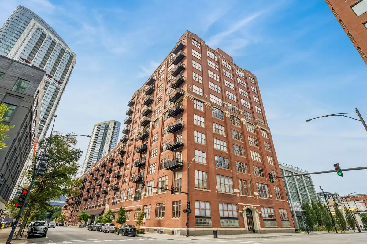 360 W Illinois Street #613, Chicago, IL 60654 - #1