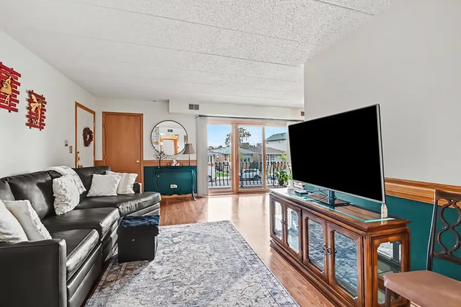6136 W 63rd Street #2W, Chicago, IL 60638 - #2