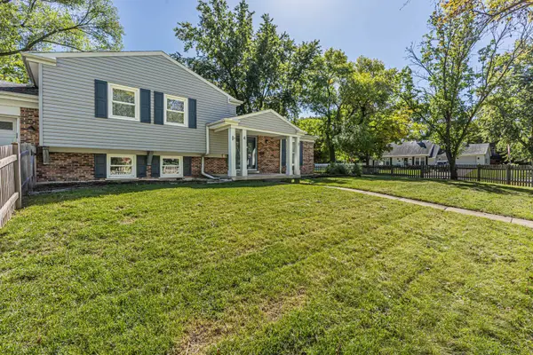 4 Tamarack Avenue, Naperville, IL 60540
