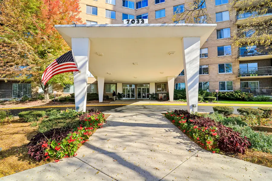 7033 N Kedzie Avenue #1704, Chicago, IL 60645 - #2