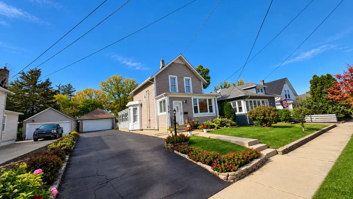 618 Grace Street, Elgin, IL 60120 - #1
