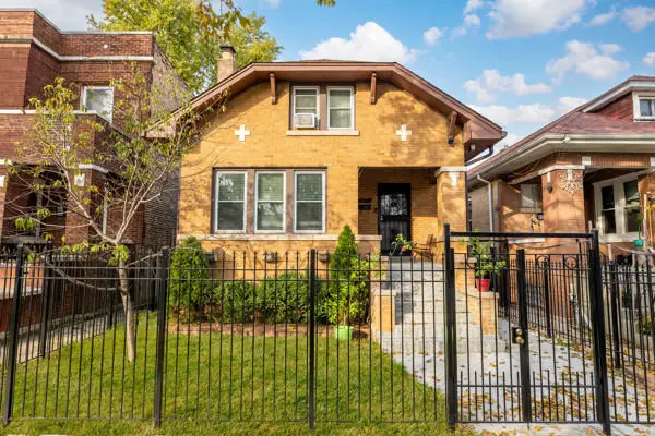 6540 S Artesian Avenue, Chicago, IL 60629