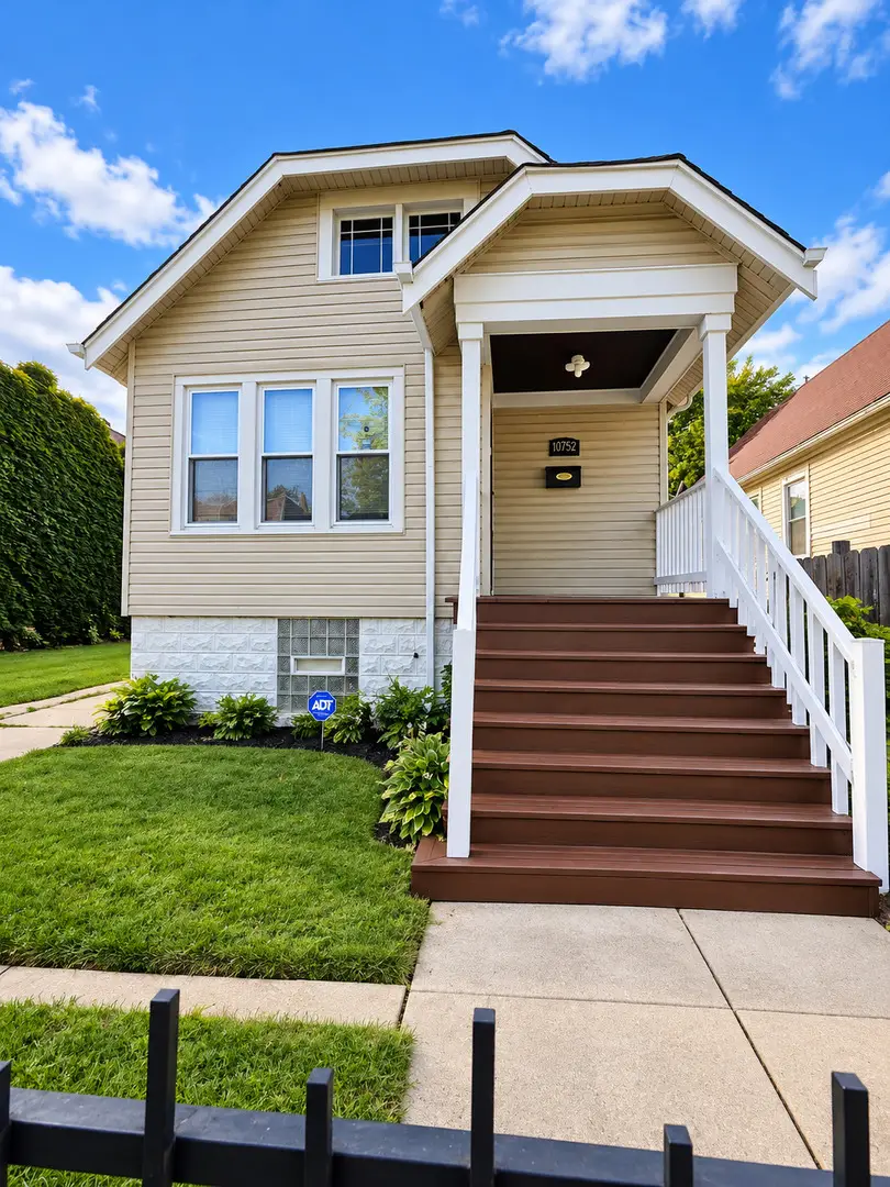 10752 S Edbrooke Avenue, Chicago, IL 60628 - #1