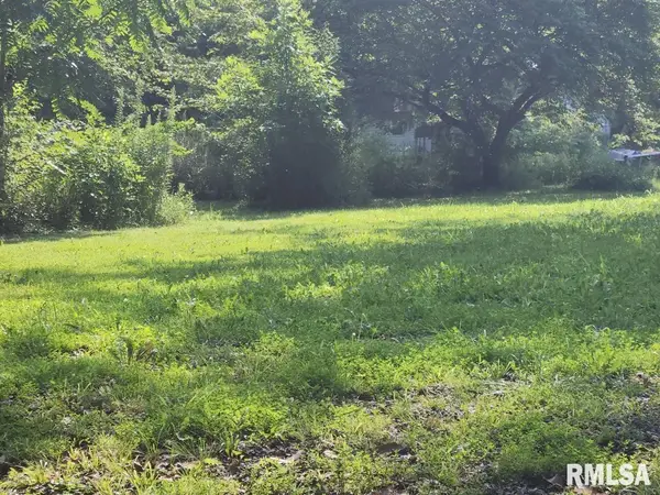 327 S Hickory Street, Centralia, IL 62801