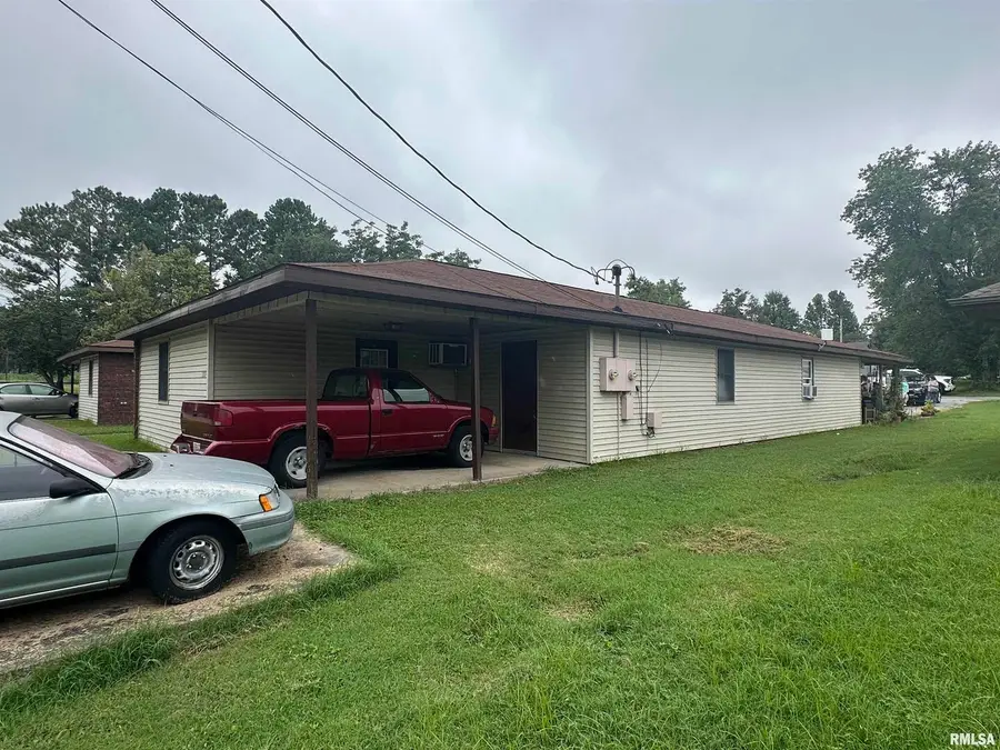 2202 S Illinois Avenue #1 & 2, Murphysboro, IL 62966 - Image #2