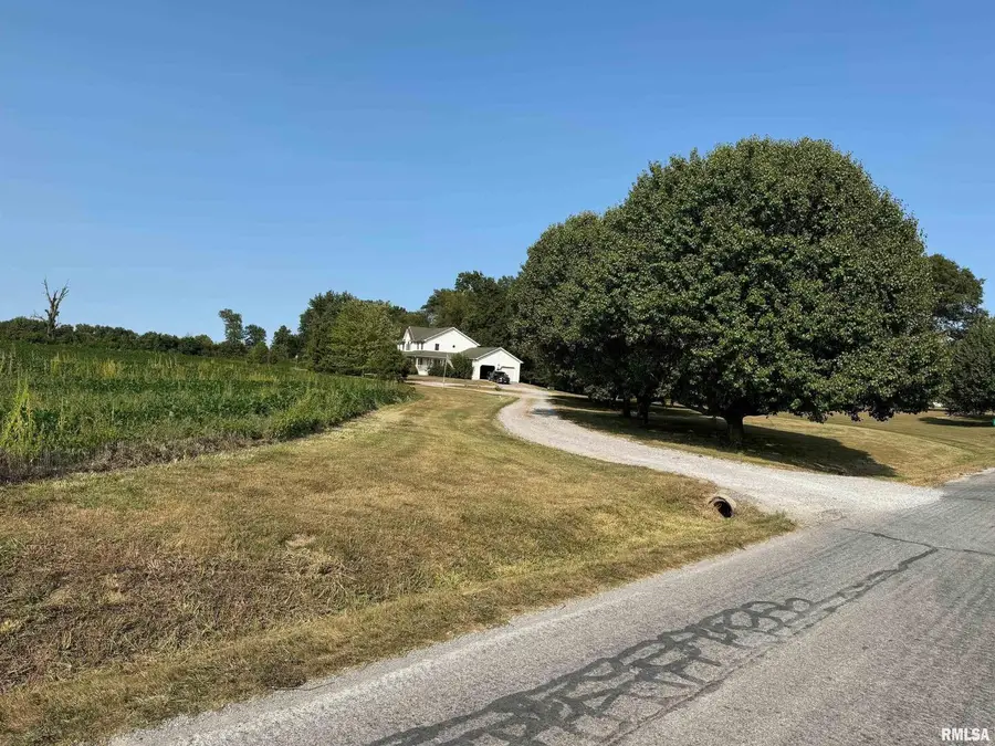 102 W North Street, Benton, IL 62812 - Image #3