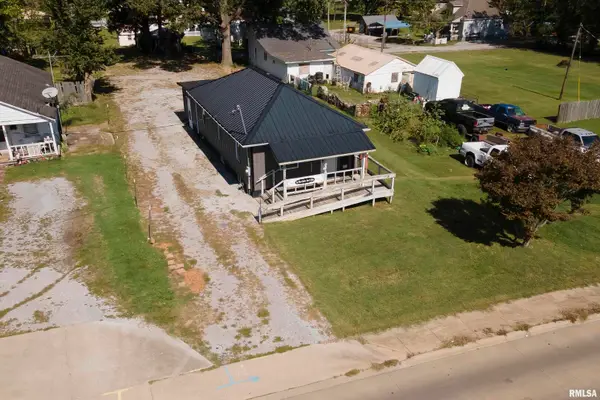 1214 E Sloan Street, Harrisburg, IL 62946