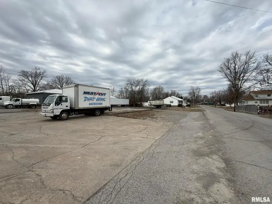 1200 S Court Street, Marion, IL 62959 - Image #2