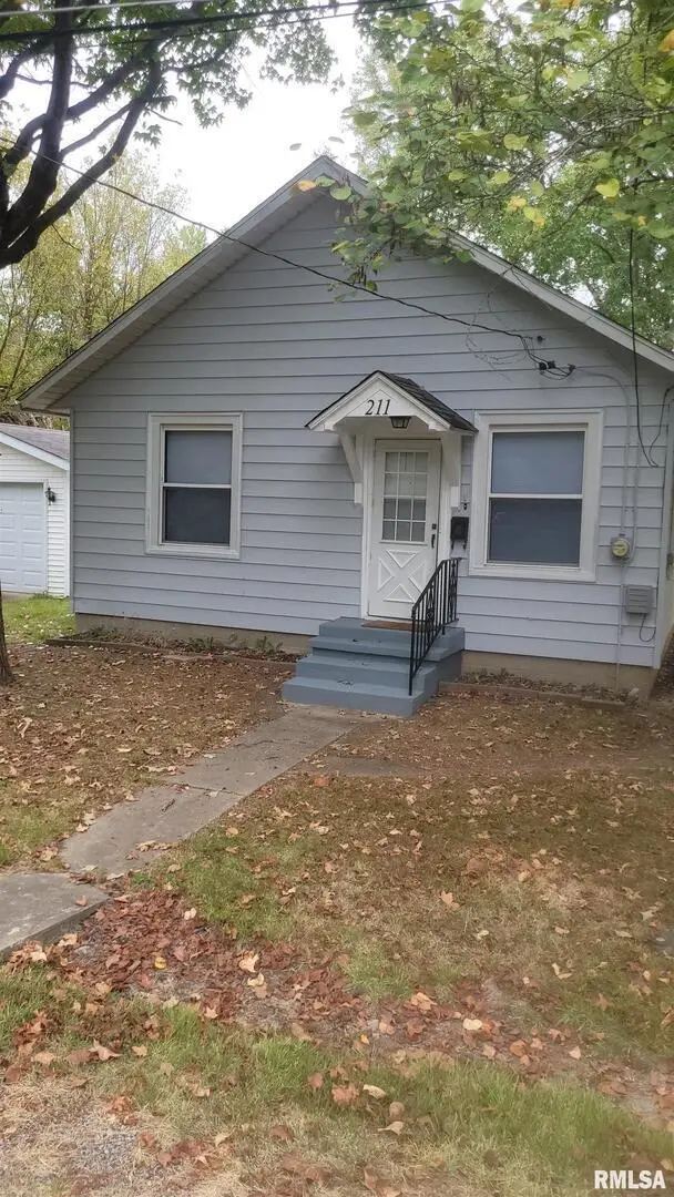 211 W Bryan Street, Herrin, IL 62948 - #1