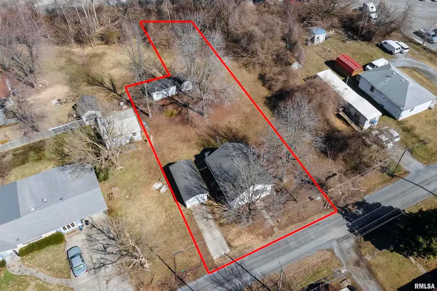 211 W Bryan Street, Herrin, IL 62948 - #2