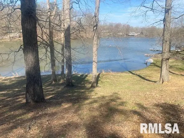 15 Oakwood Lane, Murphysboro, IL 62966