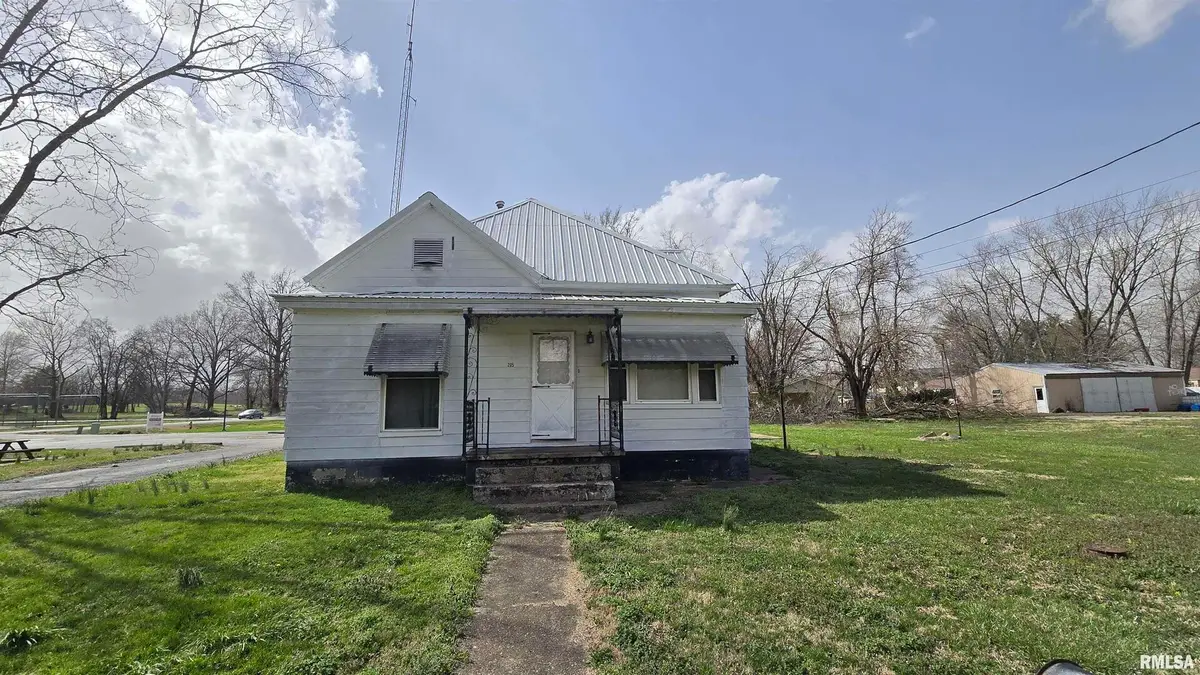 205 Shaw Street, Harrisburg, IL 62946 - Image #1