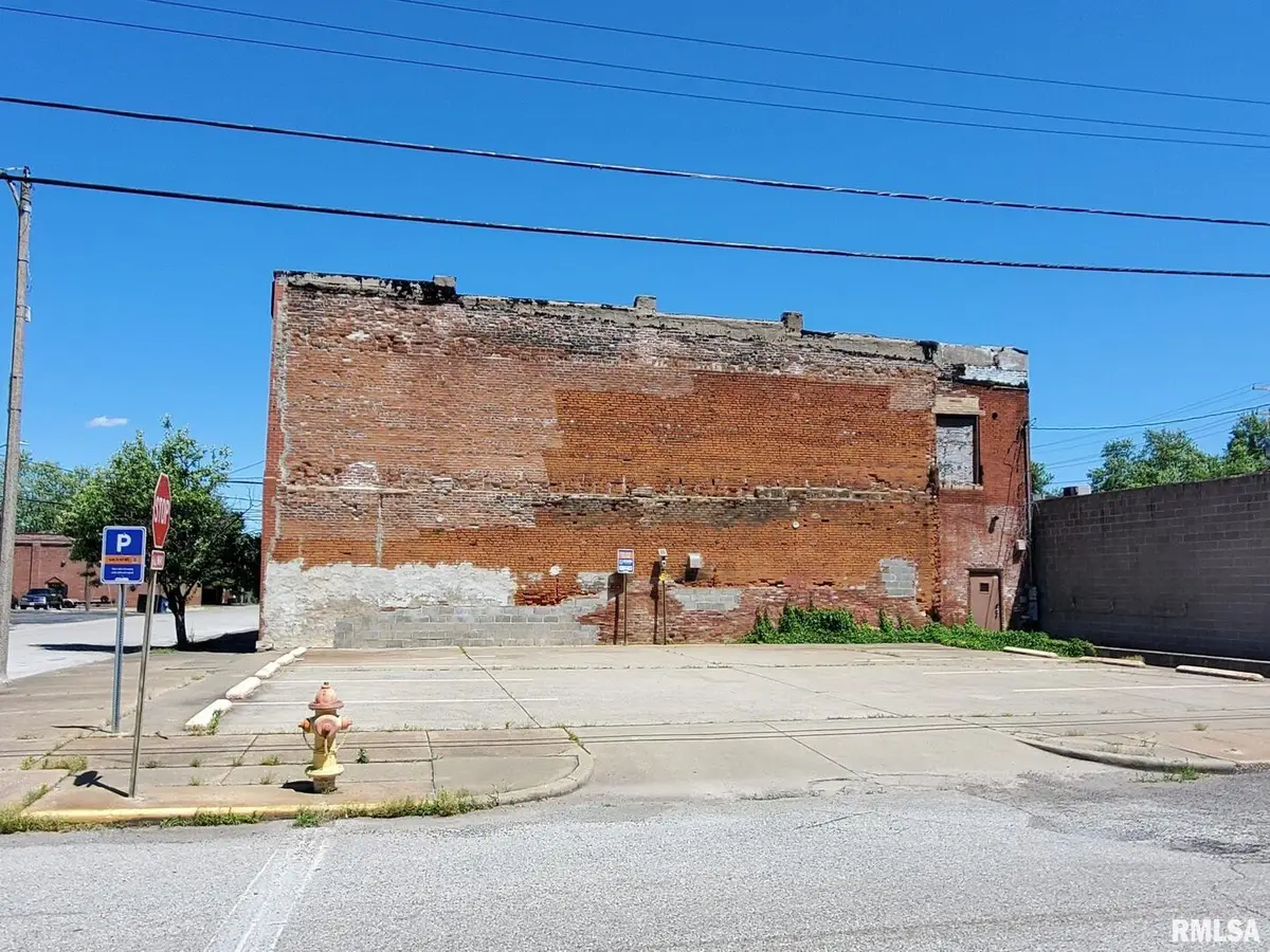 000 Chestnut Street, Murphysboro, IL 62966 - Image #1