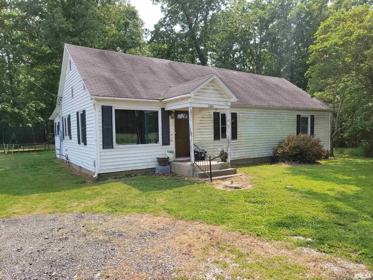 7324 State Route 161, Iuka, IL 62849 - #1