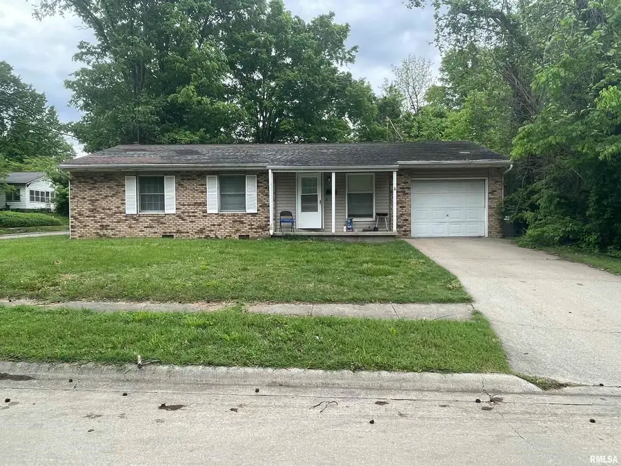 408 W Chestnut Street, Carbondale, IL 62901 - #2