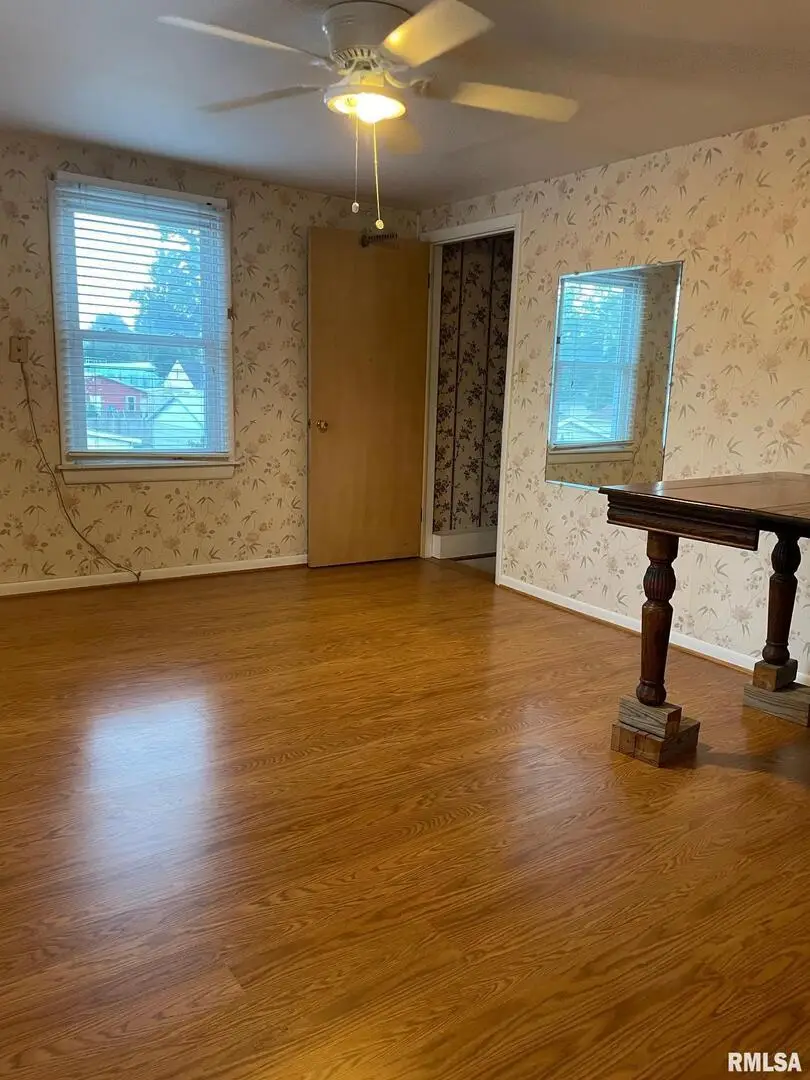 901 W Elm Street, Carmi, IL 62821 - Image #3