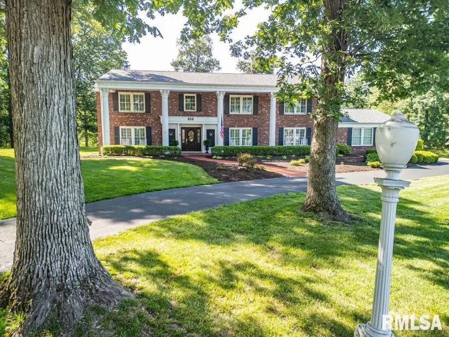 616 Seville Drive, Mount Vernon, IL 62864 - #2