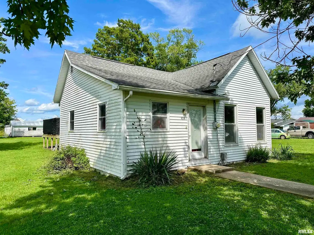 414 E Monroe Avenue, Farina, IL 62838 - Image #1